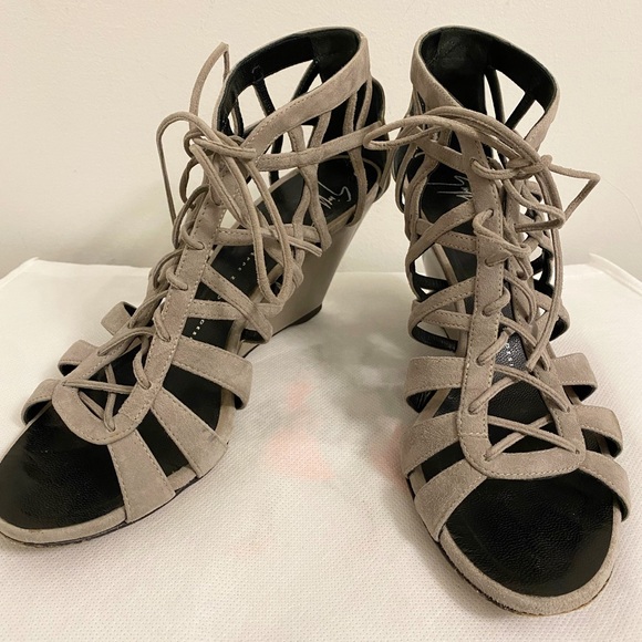 Authentic Giuseppe Zanotti heels - Picture 2 of 13